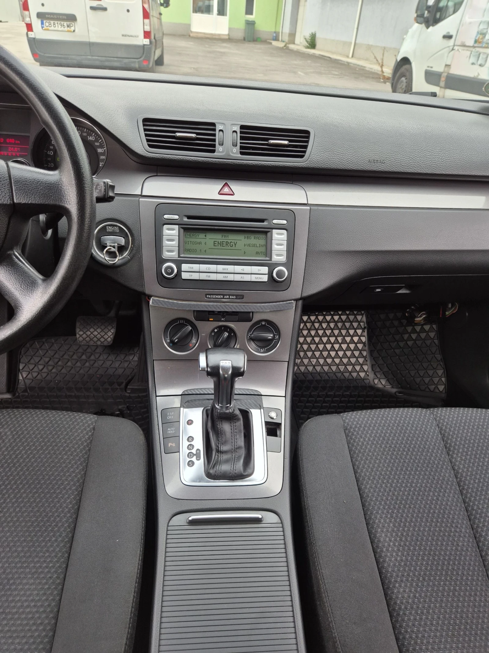 VW Passat 2.0TDI DSG Common Real, снимка 14 - Автомобили и джипове - 55265574