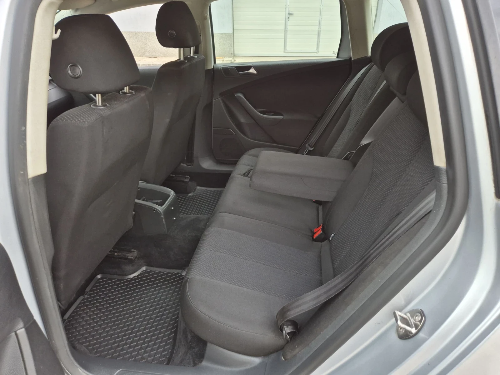 VW Passat 2.0TDI DSG Common Real, снимка 13 - Автомобили и джипове - 55265574