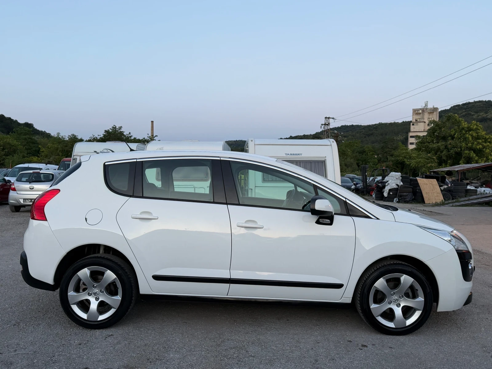 Peugeot 3008 1.6HDI ПАРКТРОНИК/ЛЕТИ ДЖ./KLIMATR, снимка 2 - Автомобили и джипове - 55265924