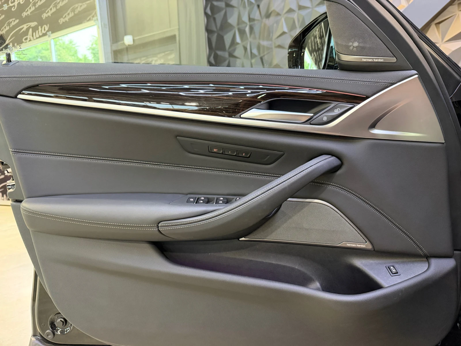 BMW 530 d xDrive LUXURY LINE* ������* HARMAN/KARDON* ����� | Mobile.bg � ����������� 13