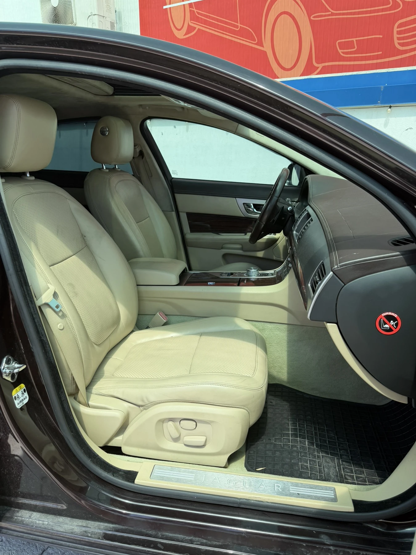 Jaguar Xf 3.0D V6 LUXURY/FULL/KEYLESS/ПАНОРАМА, снимка 9 - Автомобили и джипове - 55586605