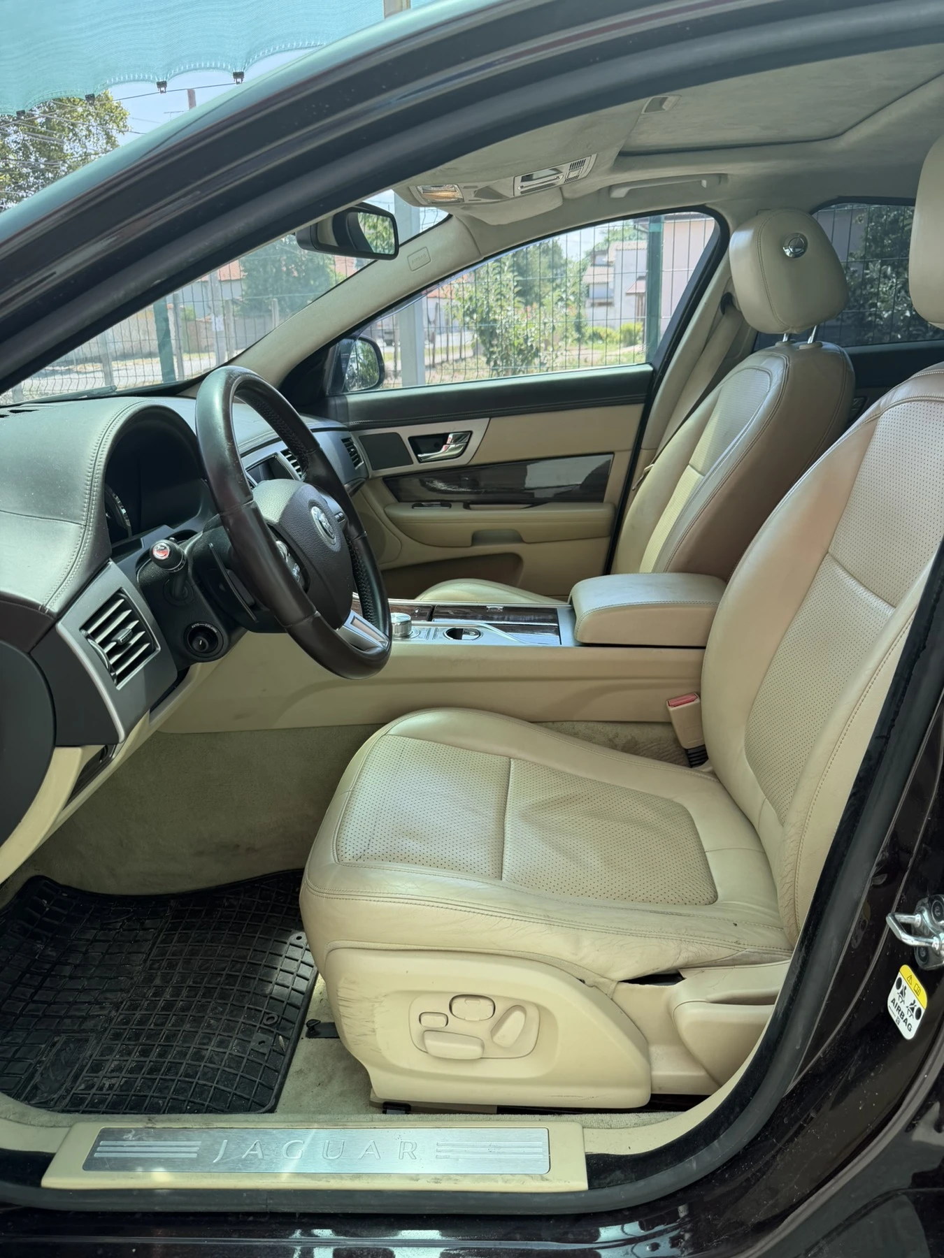 Jaguar Xf 3.0D V6 LUXURY/FULL/KEYLESS/ПАНОРАМА, снимка 8 - Автомобили и джипове - 55586605