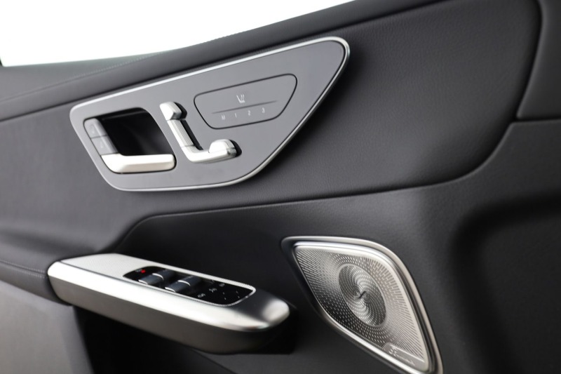 Mercedes-Benz GLC 300 dе Coupe 4Matic Plug-in = AMG Line= Гаранция, снимка 7 - Автомобили и джипове - 45929102