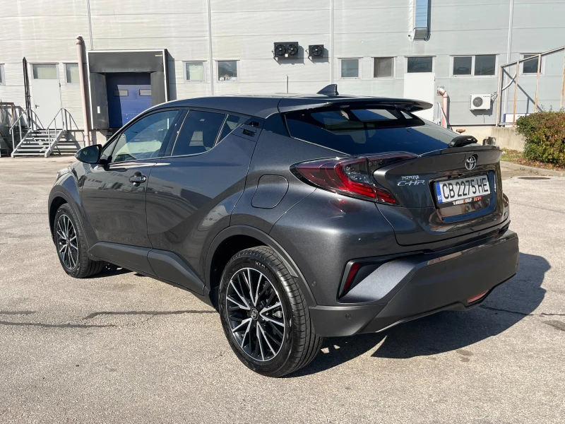 Toyota C-HR От България! Скрвизна история., снимка 3 - Автомобили и джипове - 47338251