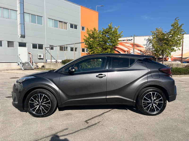 Toyota C-HR От България! Скрвизна история., снимка 2 - Автомобили и джипове - 47338251