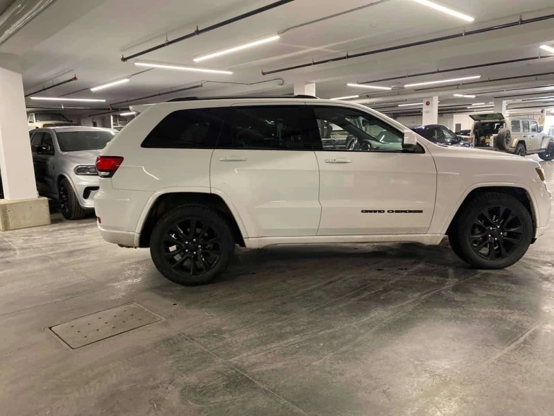 Jeep Grand cherokee * Altitude * CARFAX * ШИБИДАХ* ПОДГРЕВ* , снимка 3 - Автомобили и джипове - 53559025