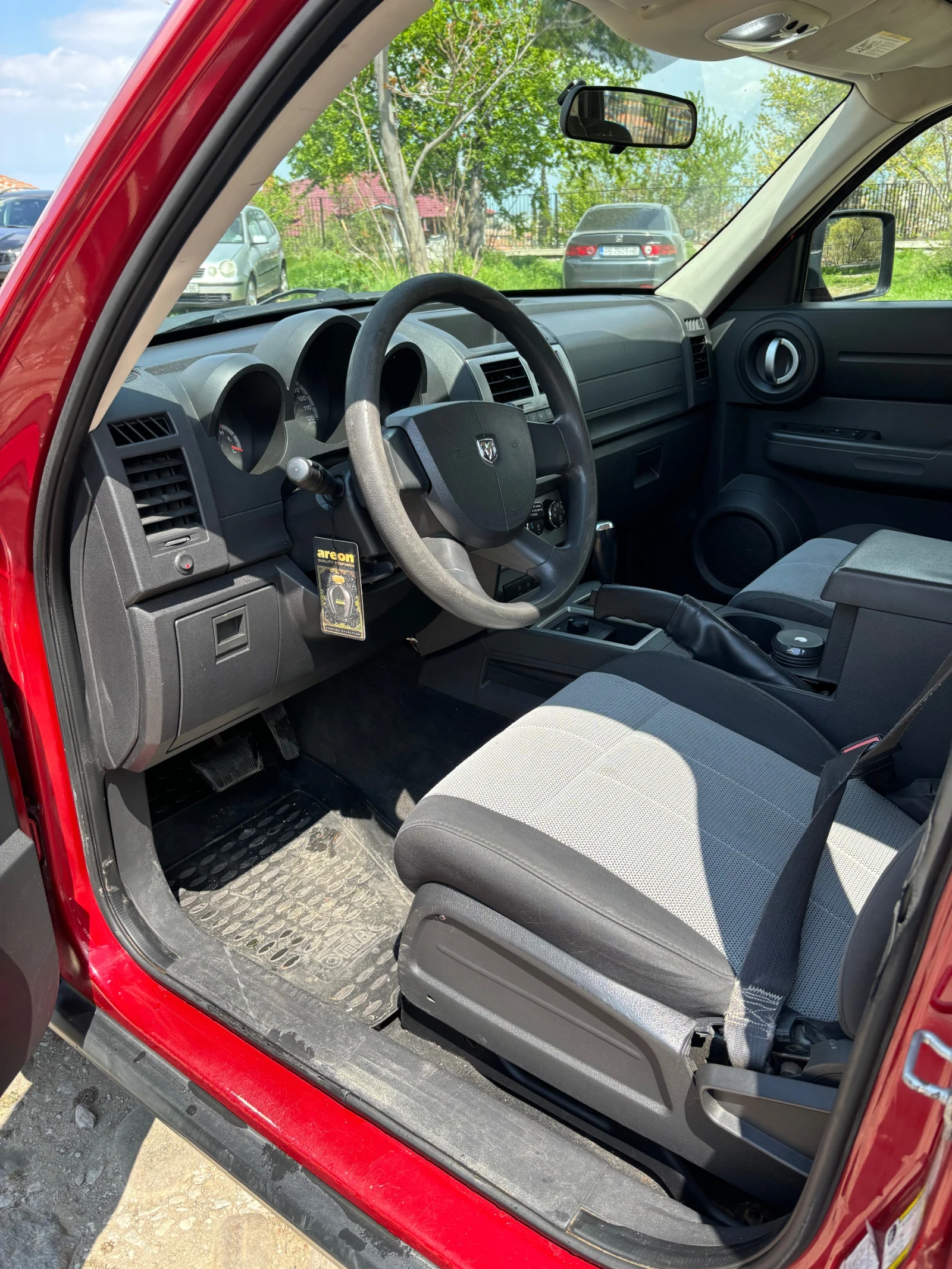 Dodge Nitro, снимка 8 - Автомобили и джипове - 54242032