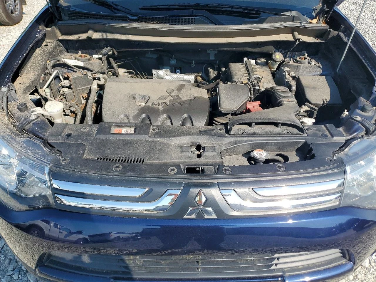 Mitsubishi Outlander SE, снимка 12 - Автомобили и джипове - 54631297