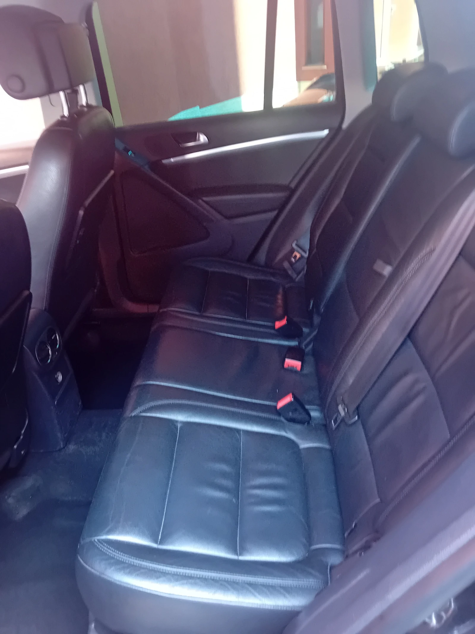 VW Tiguan, снимка 17 - Автомобили и джипове - 54830561