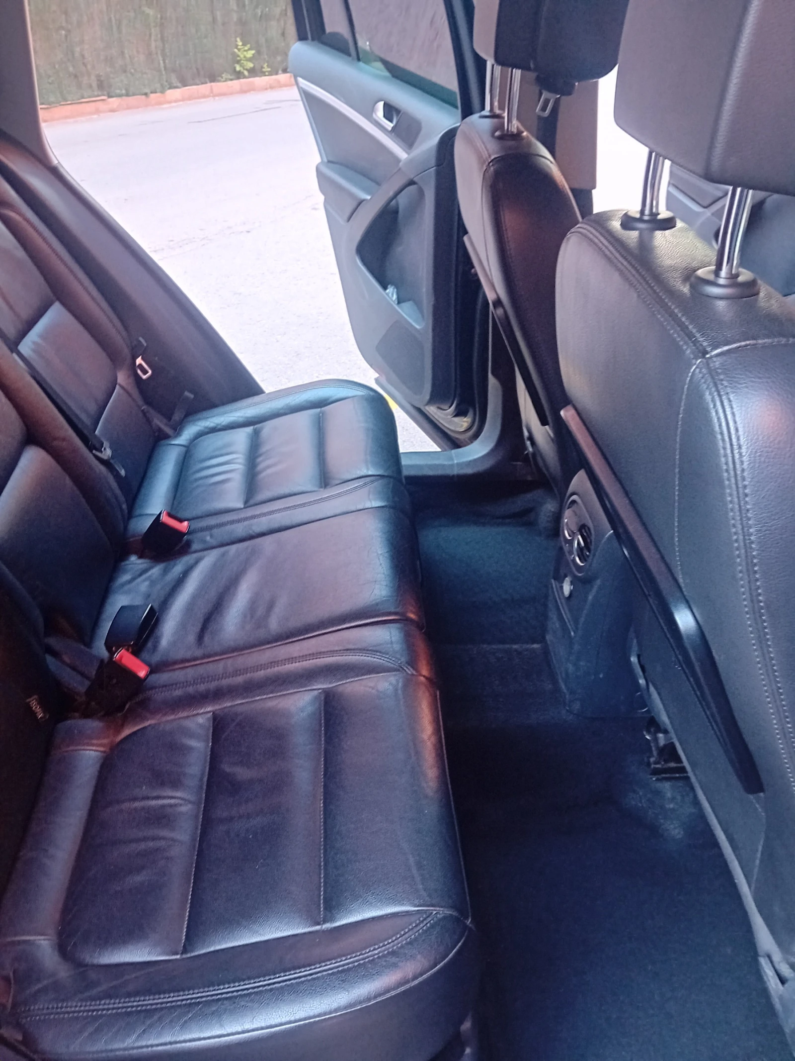 VW Tiguan, снимка 16 - Автомобили и джипове - 54830561