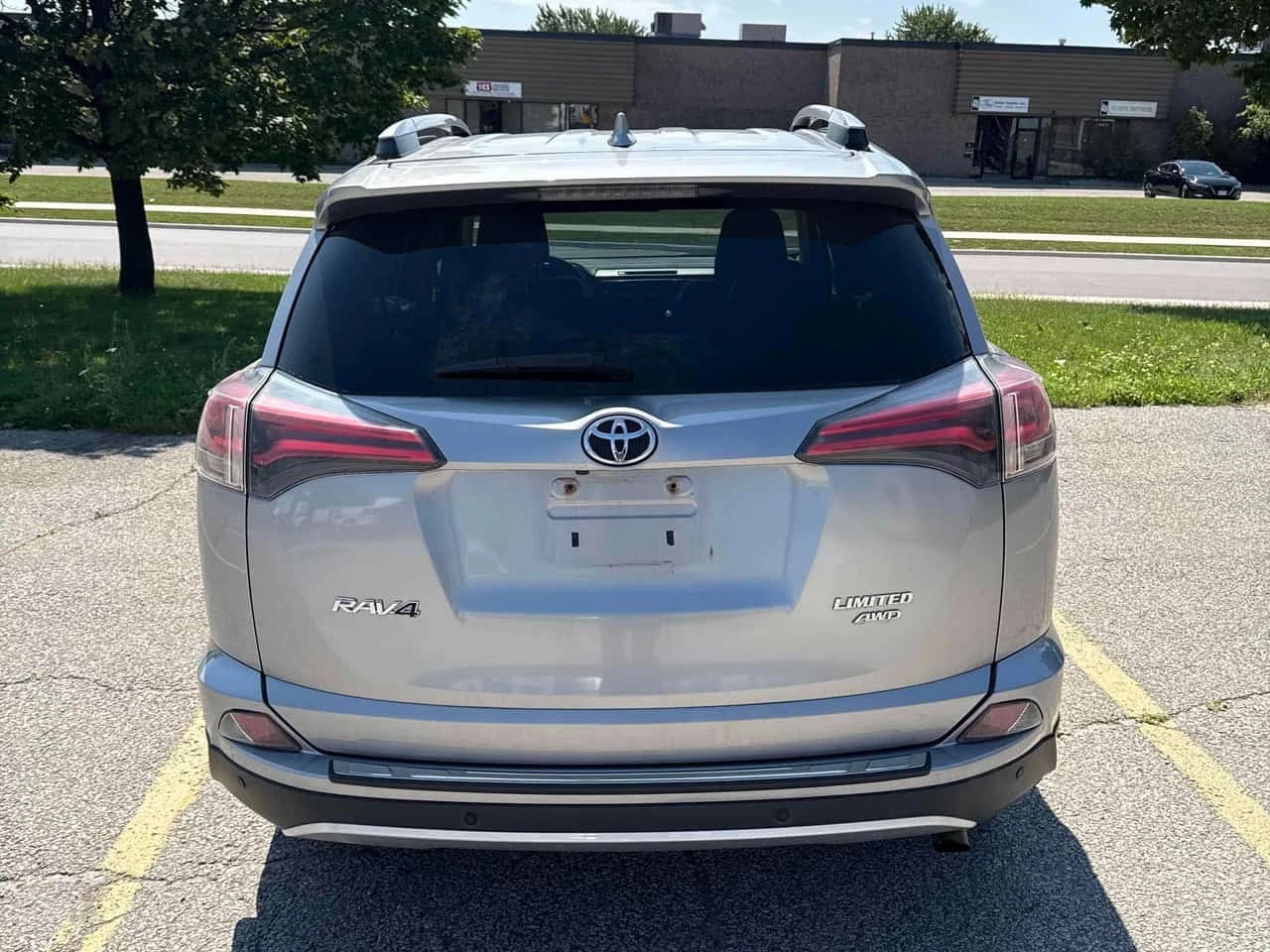 Toyota Rav4 * Limited * АВТОКРЕДИТ БЕЗ ПЪРВОНАЧАЛНА ВНОСКА* , снимка 4 - Автомобили и джипове - 55782670