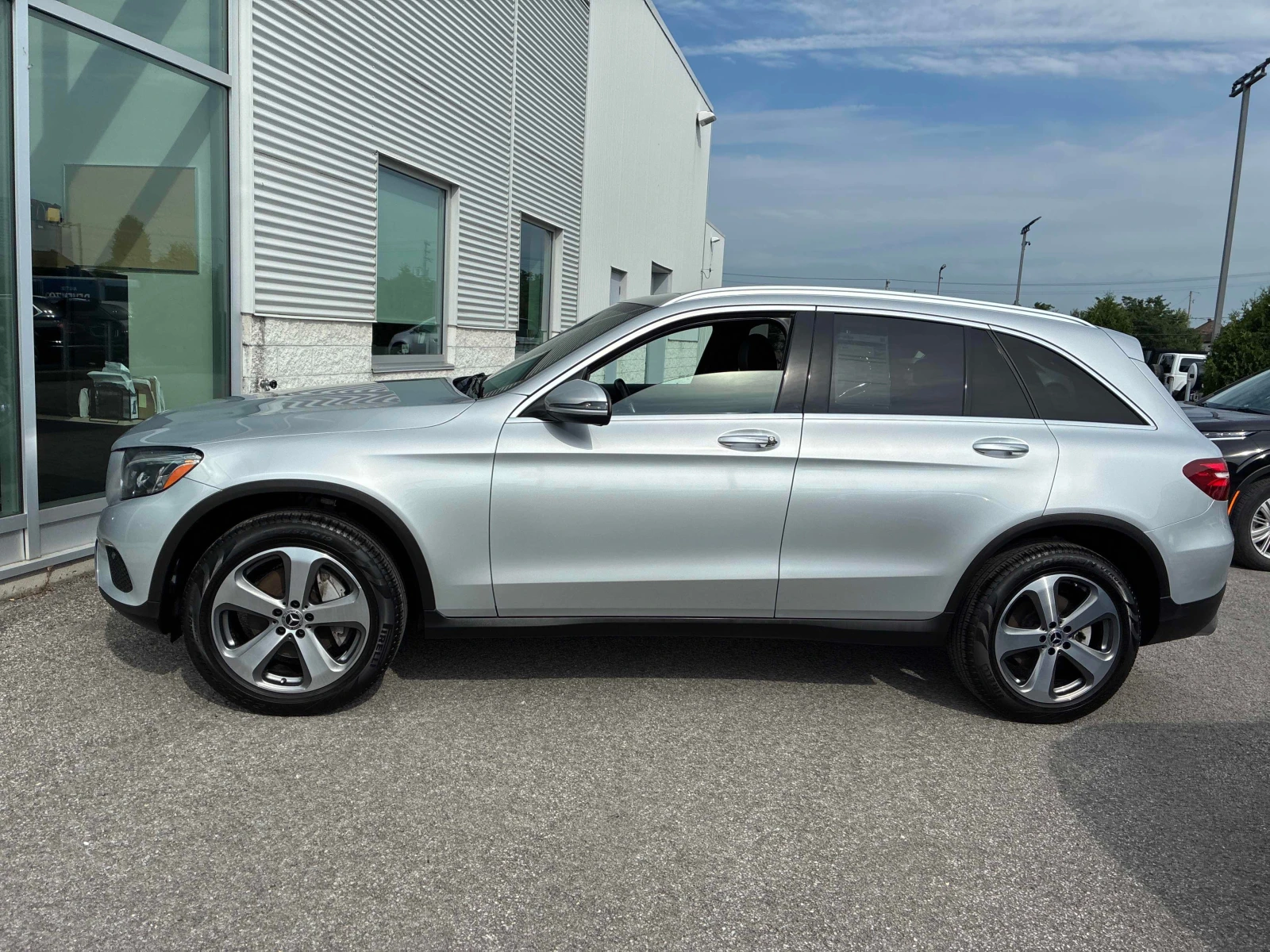 Mercedes-Benz GLC 300 * CARFAX * ОПЦИЯ ЗА ФИНАНСИРАНЕ, снимка 2 - Автомобили и джипове - 55920060