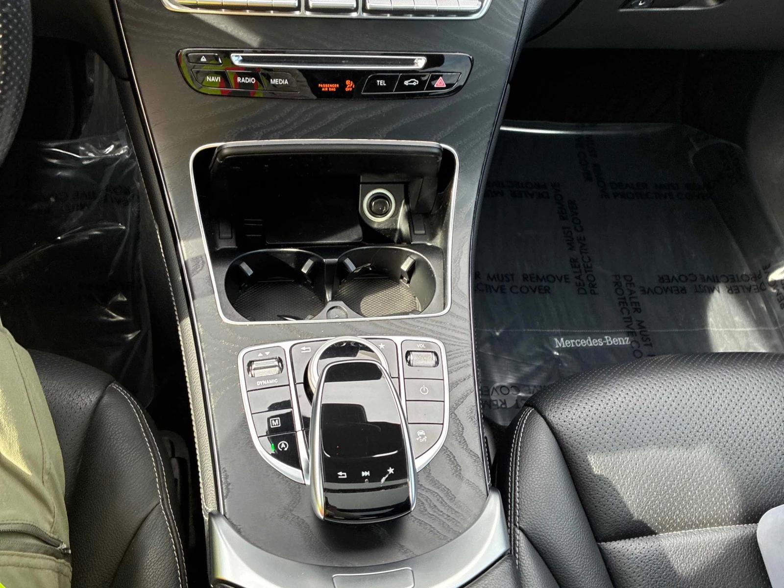 Mercedes-Benz GLC 300 * CARFAX * ОПЦИЯ ЗА ФИНАНСИРАНЕ, снимка 11 - Автомобили и джипове - 55920060