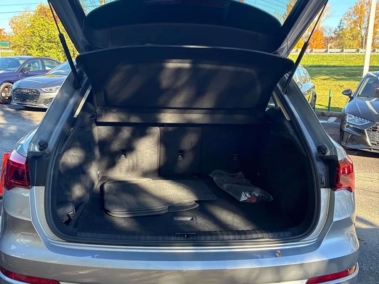 Audi Q3 * Komfort * CARFAX * ����� �� ����������� | Mobile.bg � ����������� 14