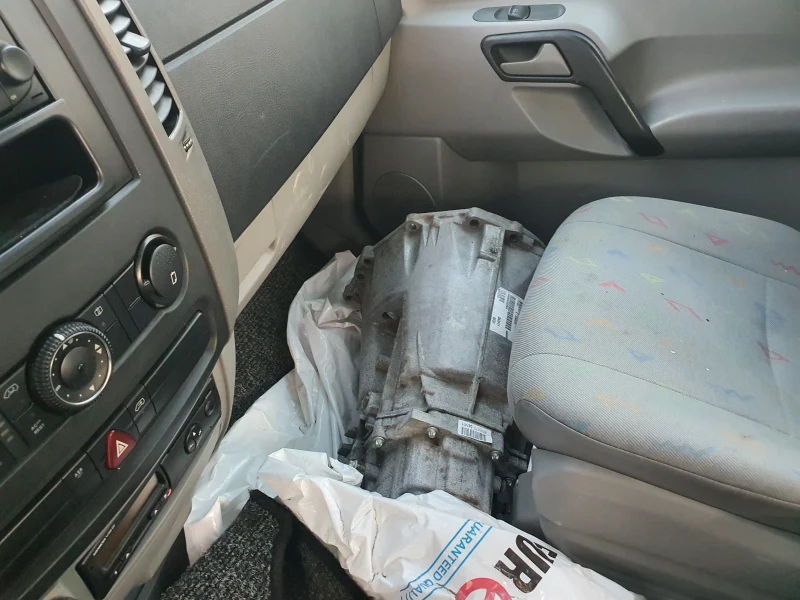 VW Crafter, снимка 9 - Бусове и автобуси - 53098956