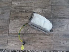 Продавам преден десен AIRBAG за TOYOTA 2003-2006 г., снимка 1
