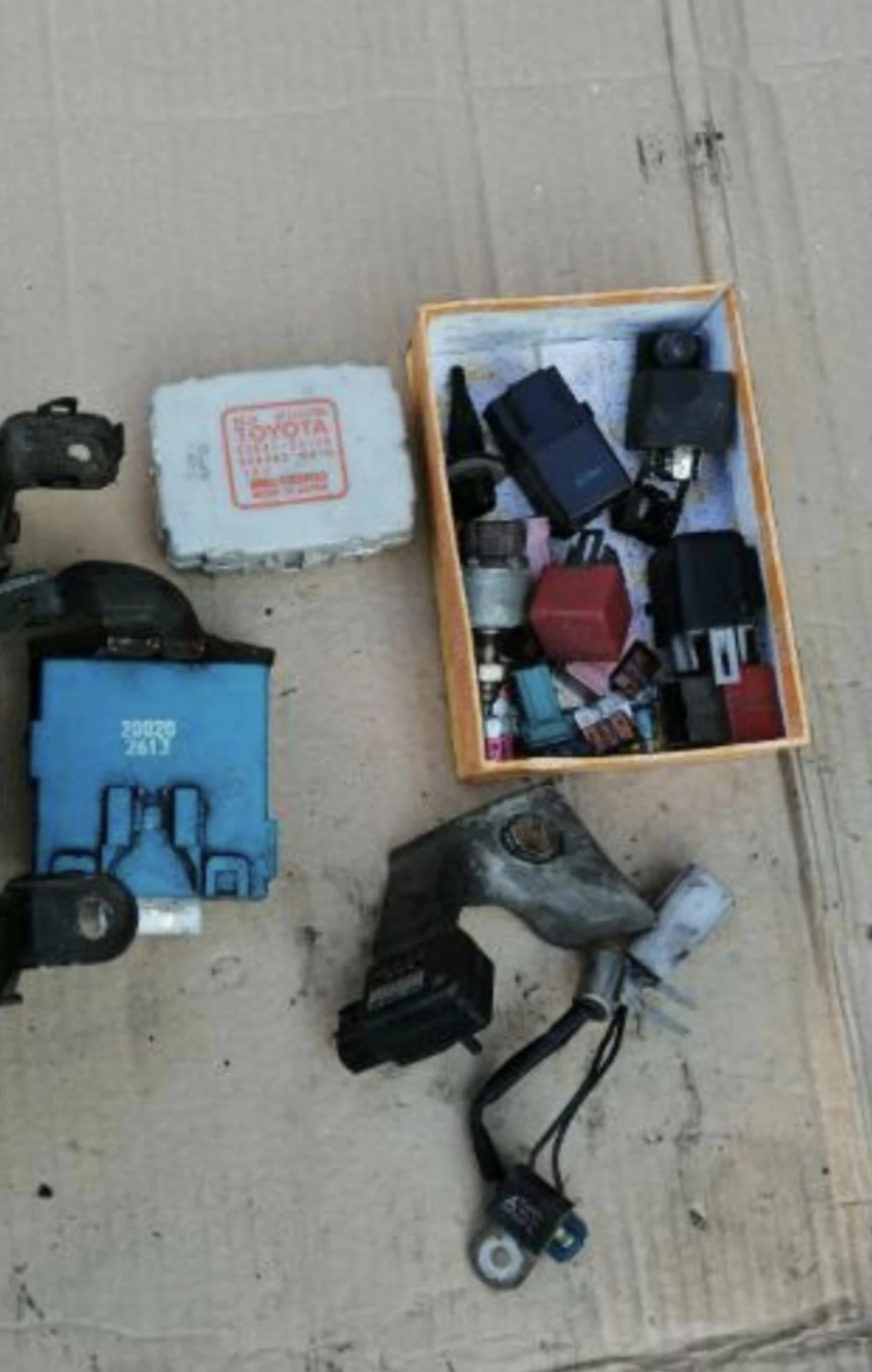    1.6 105 . 1992    | Mobile.bg   11