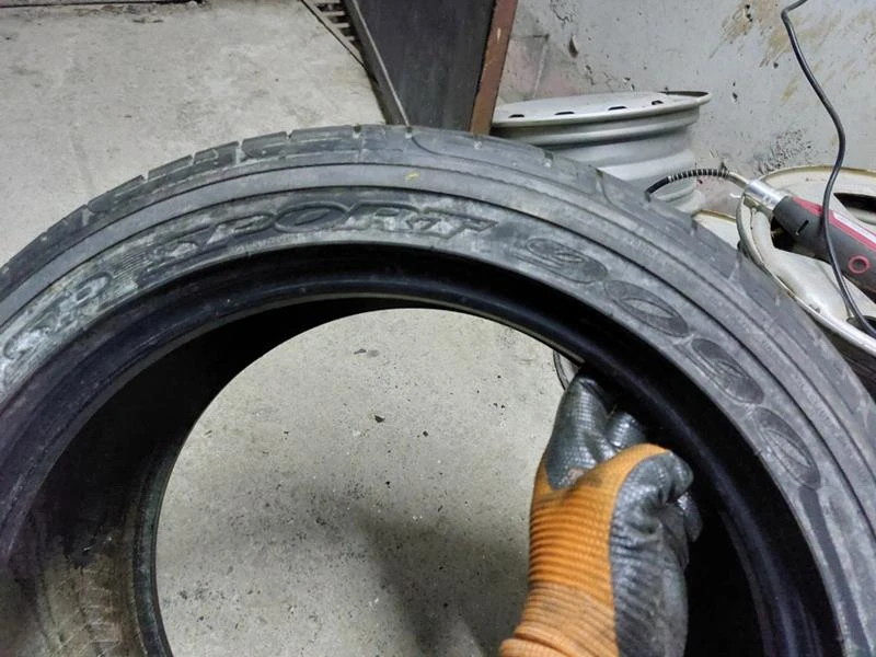 Гуми Летни 235/45R17, снимка 4 - Гуми и джанти - 35813880