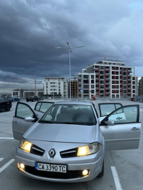 Renault Megane 1.6/112х км/Автоматик, снимка 1 - Автомобили и джипове - 44276284