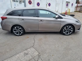 Toyota Auris Hybrid, снимка 12