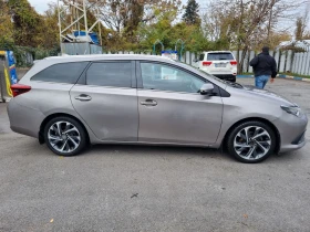 Toyota Auris Hybrid, снимка 2