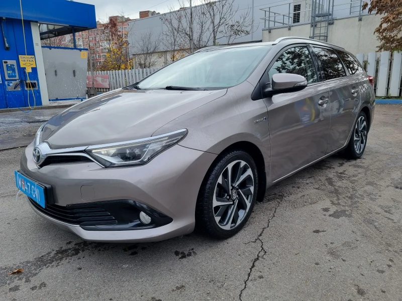 Toyota Auris Hybrid, снимка 1 - Автомобили и джипове - 47990249