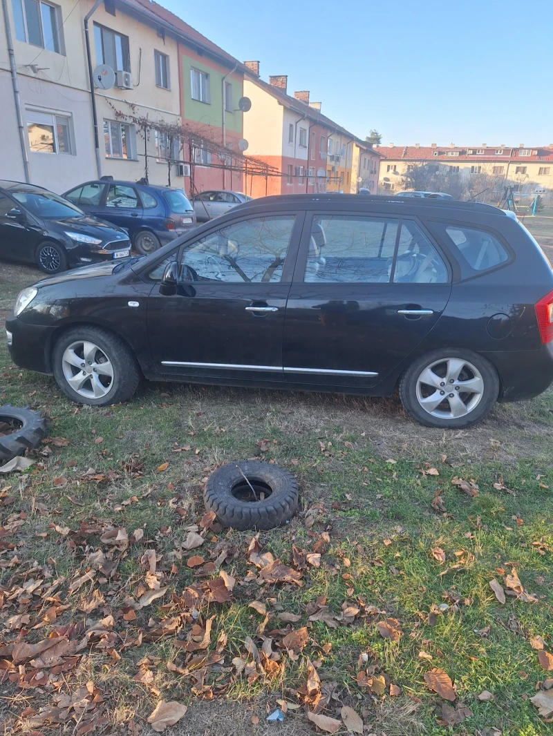 Kia Carens, снимка 4 - Автомобили и джипове - 48000781