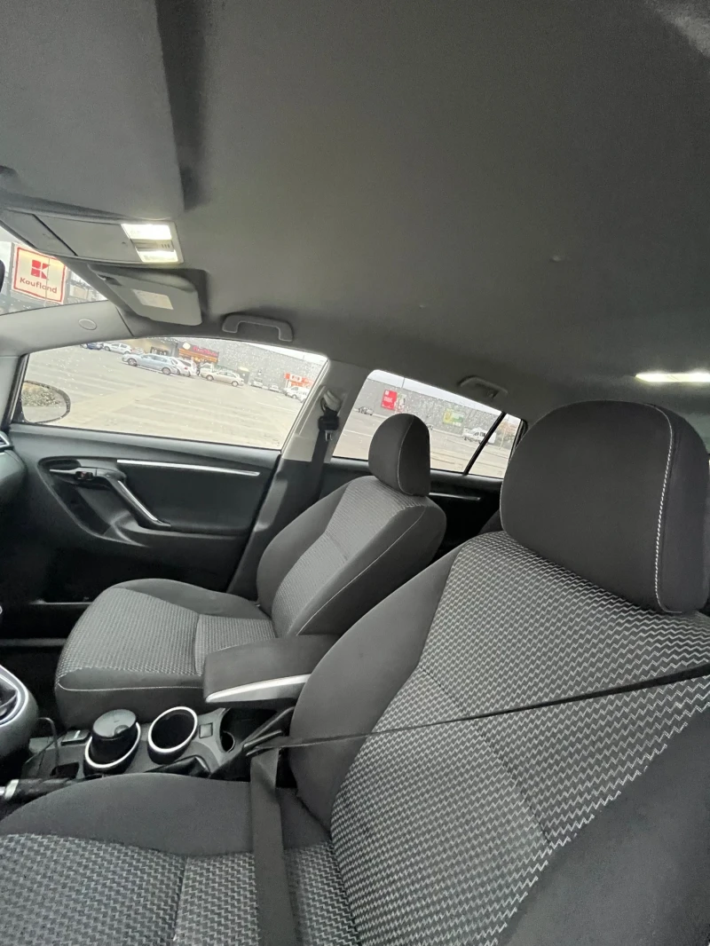 Toyota Verso 1.6 d4d 112hp, снимка 11 - Автомобили и джипове - 48118075