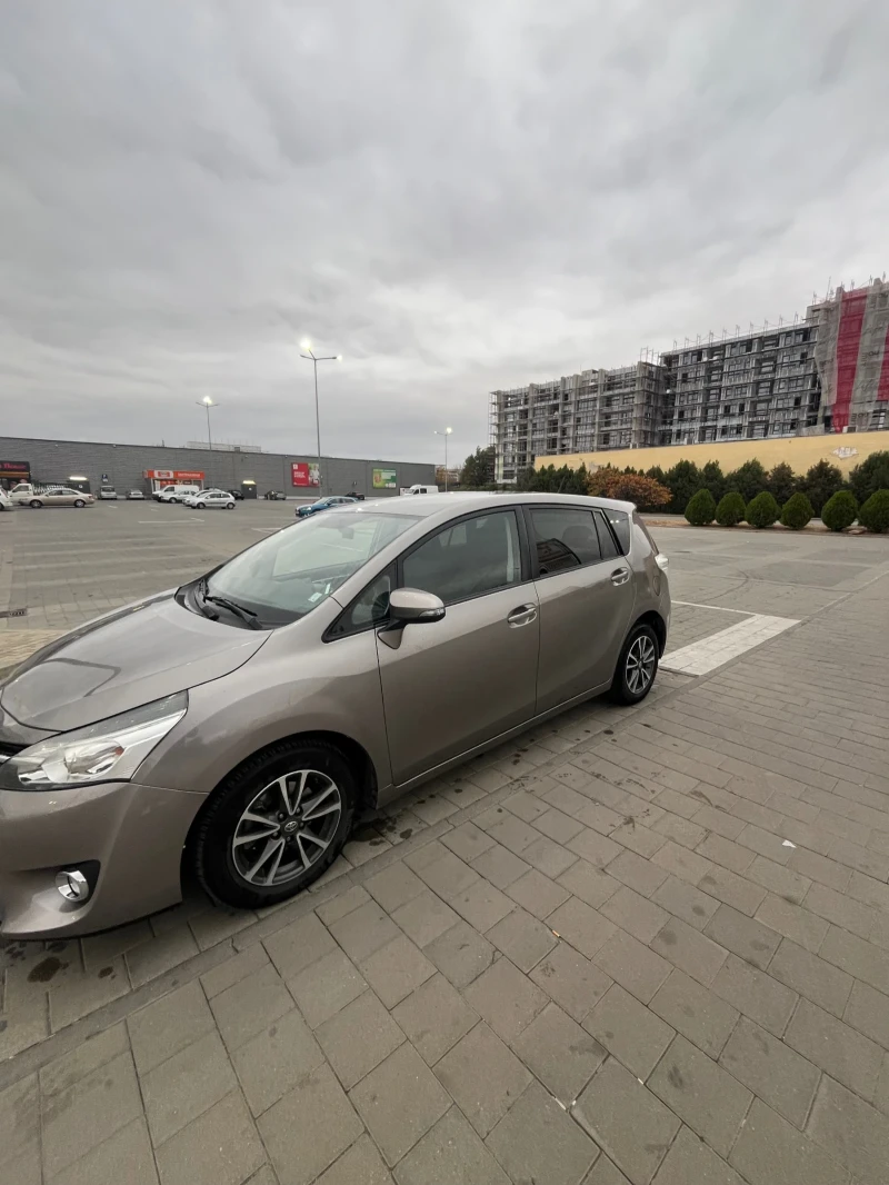 Toyota Verso 1.6 d4d 112hp, снимка 3 - Автомобили и джипове - 48118075