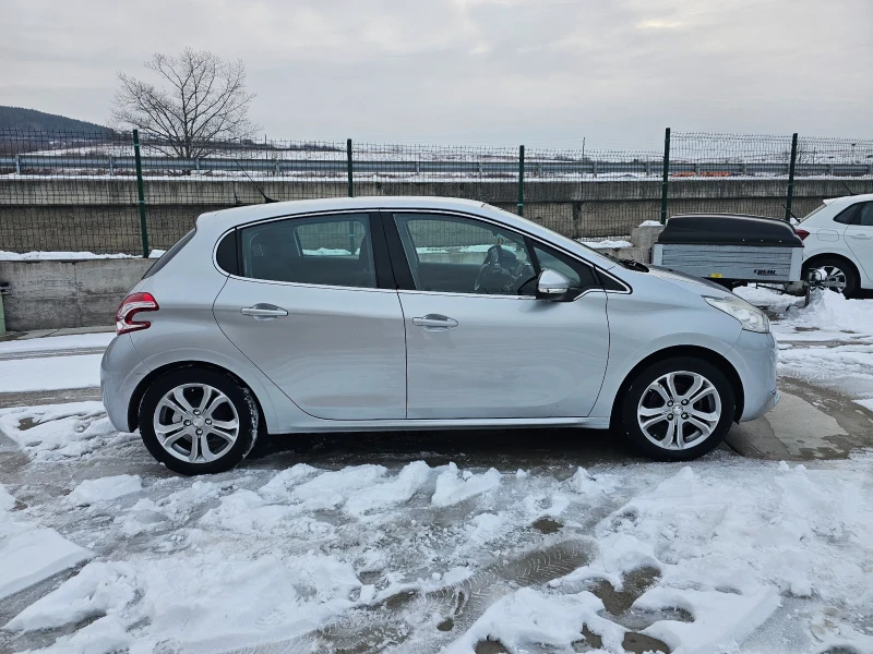 Peugeot 208 1.2бен.83к.с , снимка 4 - Автомобили и джипове - 48693804