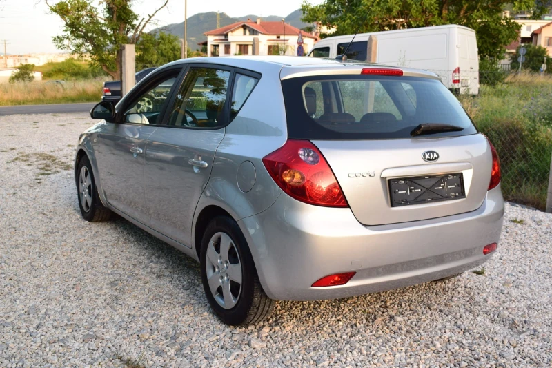 Kia Ceed 1.6i, снимка 6 - Автомобили и джипове - 48824759