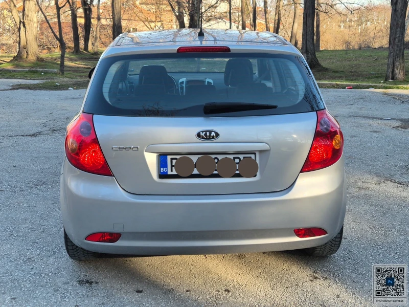 Kia Ceed 1.6i, снимка 9 - Автомобили и джипове - 48824759