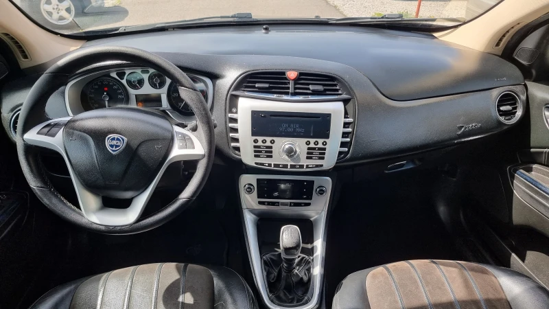 Lancia Delta 1.6 MULTIJET 16V, снимка 11 - Автомобили и джипове - 49920844