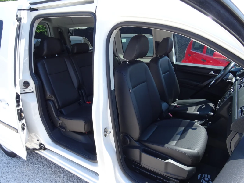 VW Caddy Maxi 2.0 TDI 102kc DSG 5вр. Trendline 7 места, снимка 15 - Автомобили и джипове - 50953318