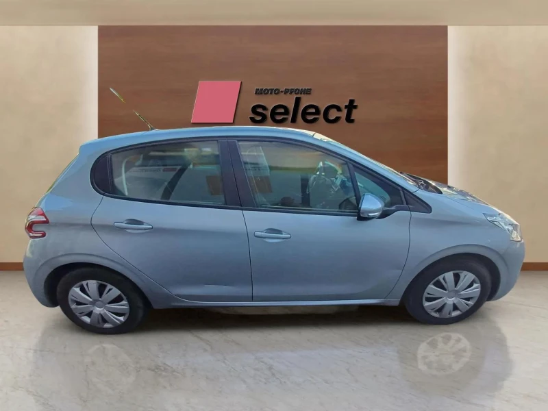 Peugeot 208 1.2 i, снимка 4 - Автомобили и джипове - 51516572