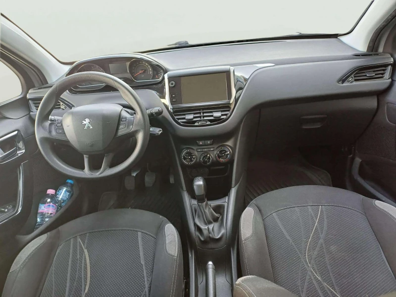 Peugeot 208 1.2 i, снимка 11 - Автомобили и джипове - 51516572