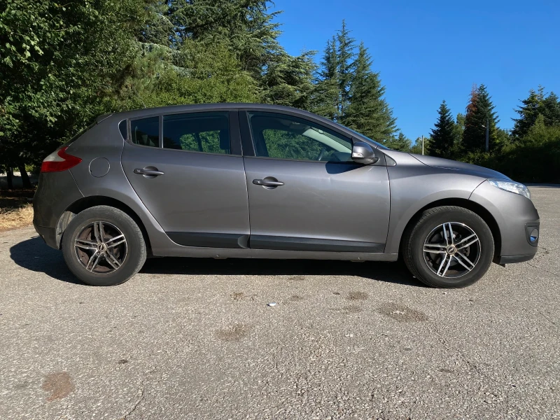 Renault Megane III, снимка 6 - Автомобили и джипове - 52643911