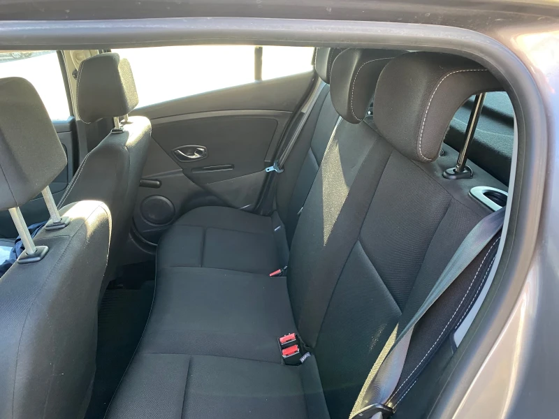 Renault Megane III, снимка 8 - Автомобили и джипове - 52643911