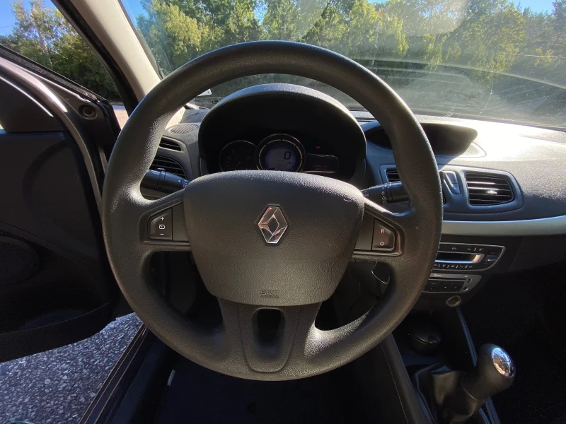 Renault Megane III, снимка 15 - Автомобили и джипове - 52643911