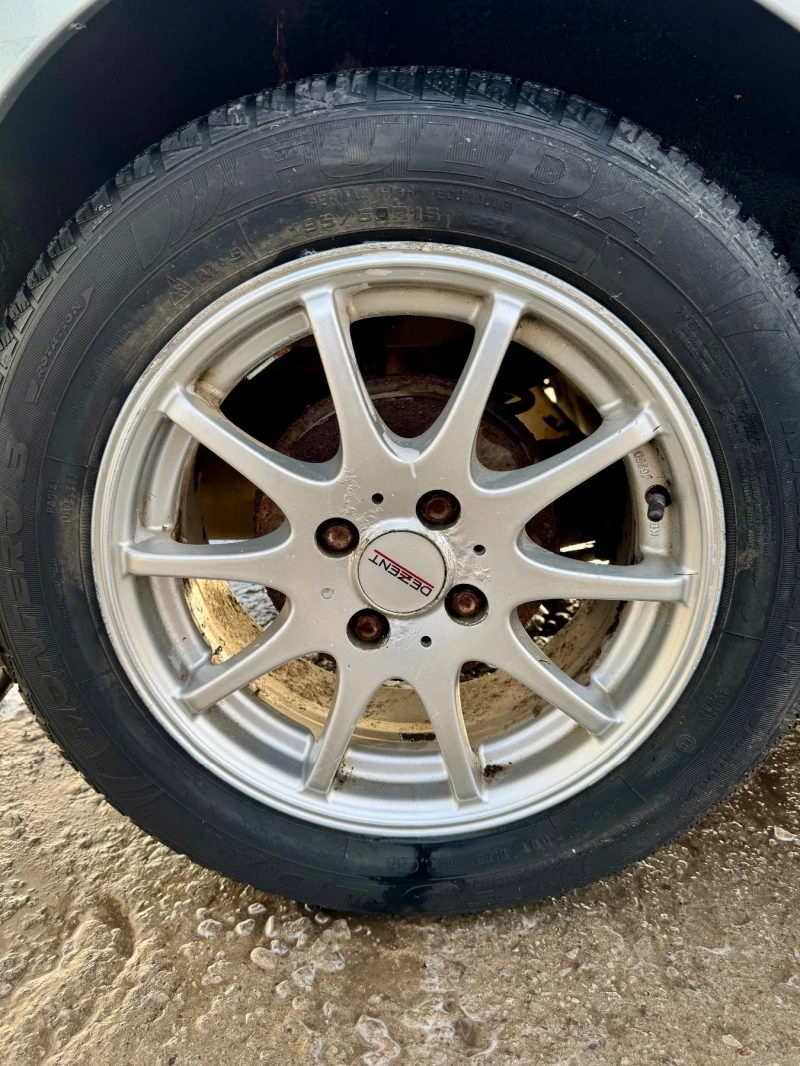 Toyota Yaris 1.3vvt-i, снимка 15 - Автомобили и джипове - 53451430