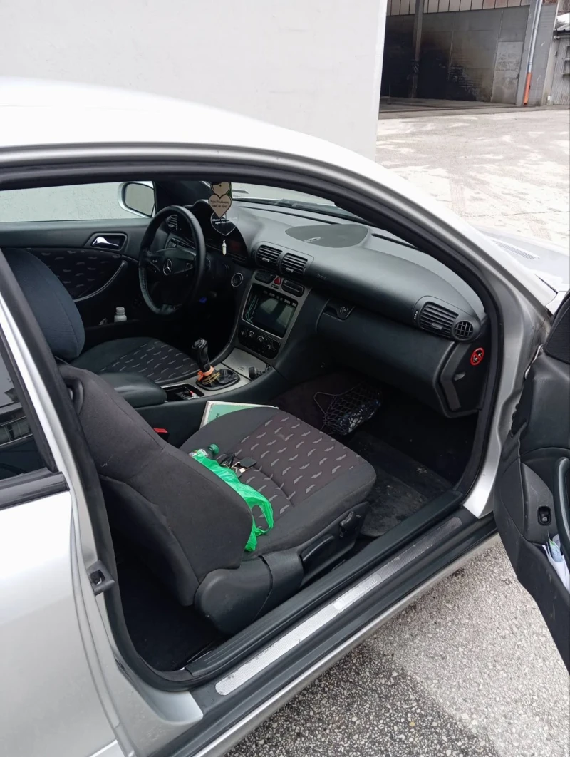 Mercedes-Benz C 200, снимка 2 - Автомобили и джипове - 53512265