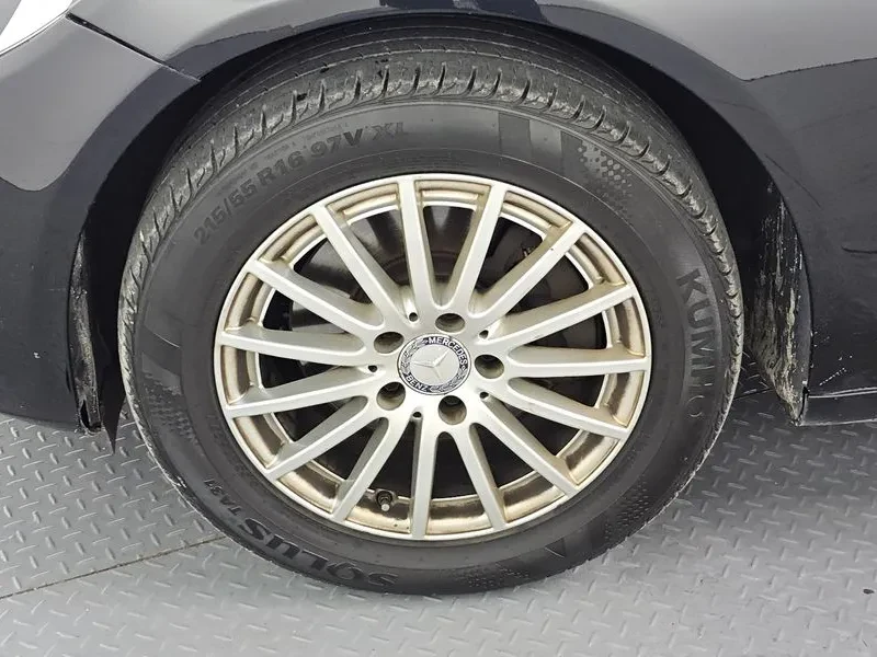Mercedes-Benz C 200, снимка 9 - Автомобили и джипове - 54911364