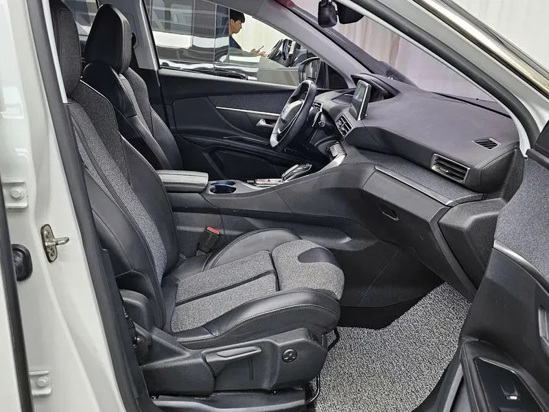 Peugeot 5008 1.5 Bluehdi Allure, снимка 11 - Автомобили и джипове - 55920136