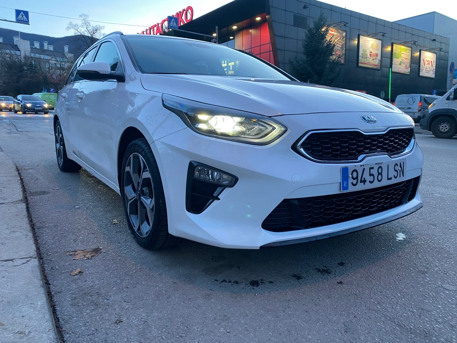 Kia Ceed 1.6 MILD HIBRID, снимка 1