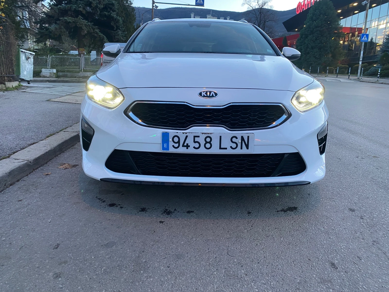 Kia Ceed 1.6 MILD HIBRID. , снимка 1
