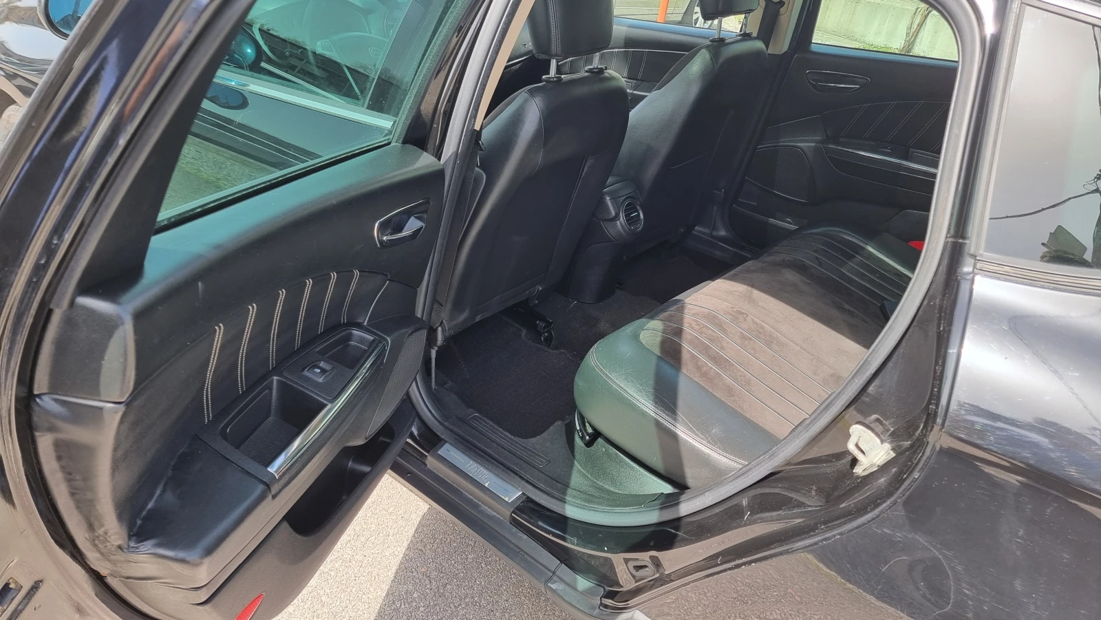 Lancia Delta 1.6 MULTIJET 16V - изображение 8