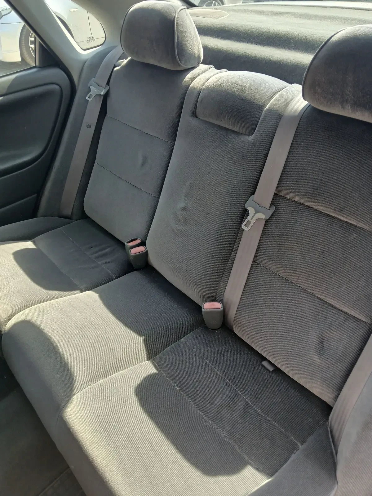 Volvo S40 1.9 - изображение 4