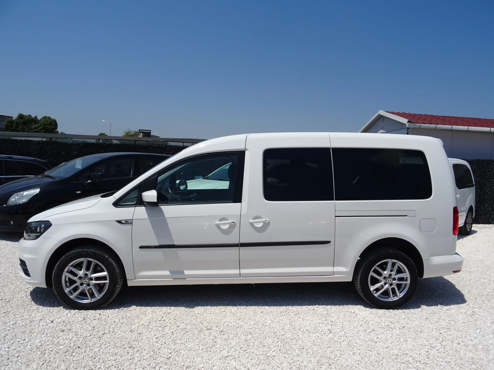 VW Caddy Maxi 2.0 TDI 102kc DSG 5вр. Trendline 7 места - изображение 2