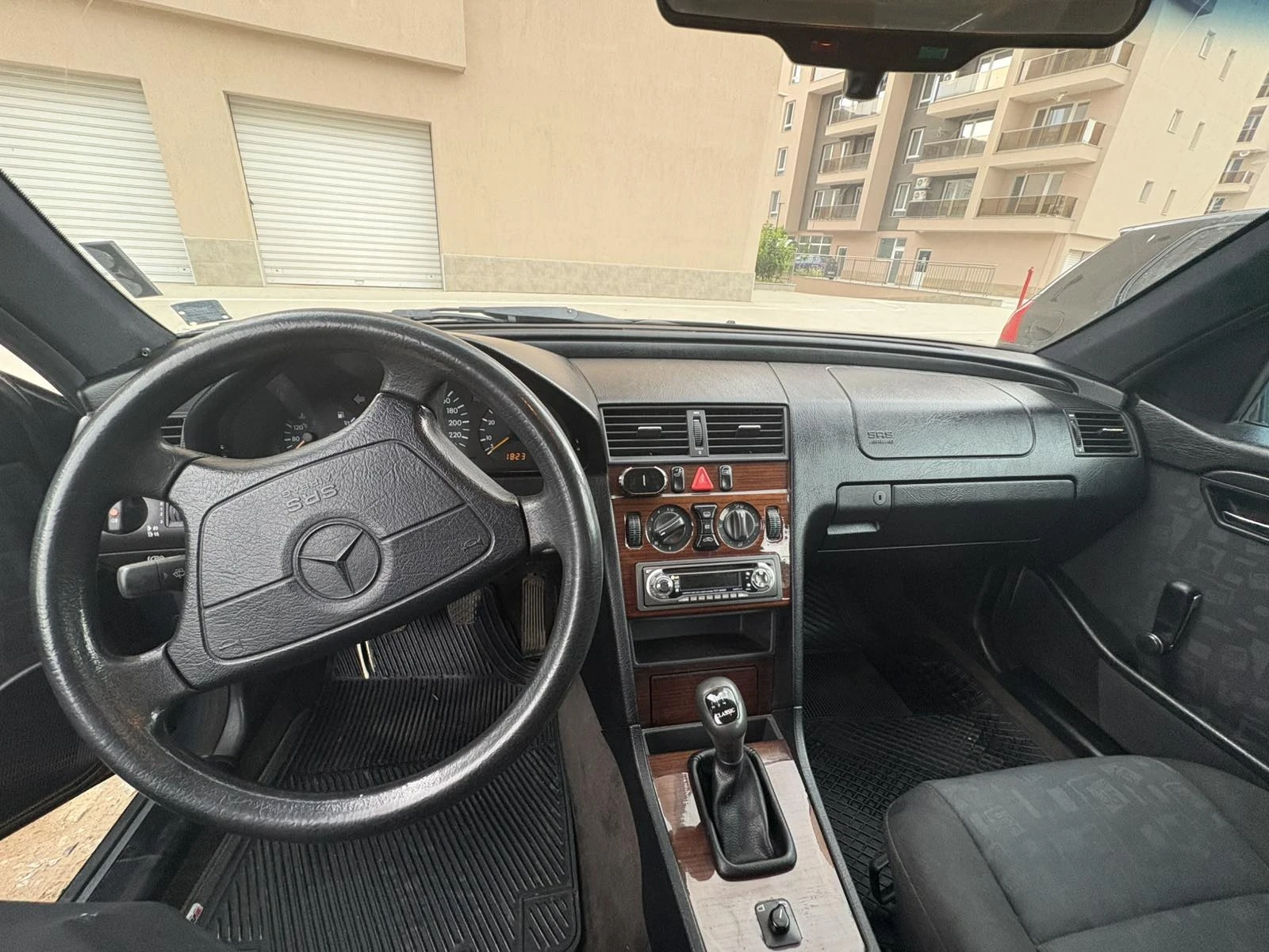 Mercedes-Benz C 180 W202 - изображение 2