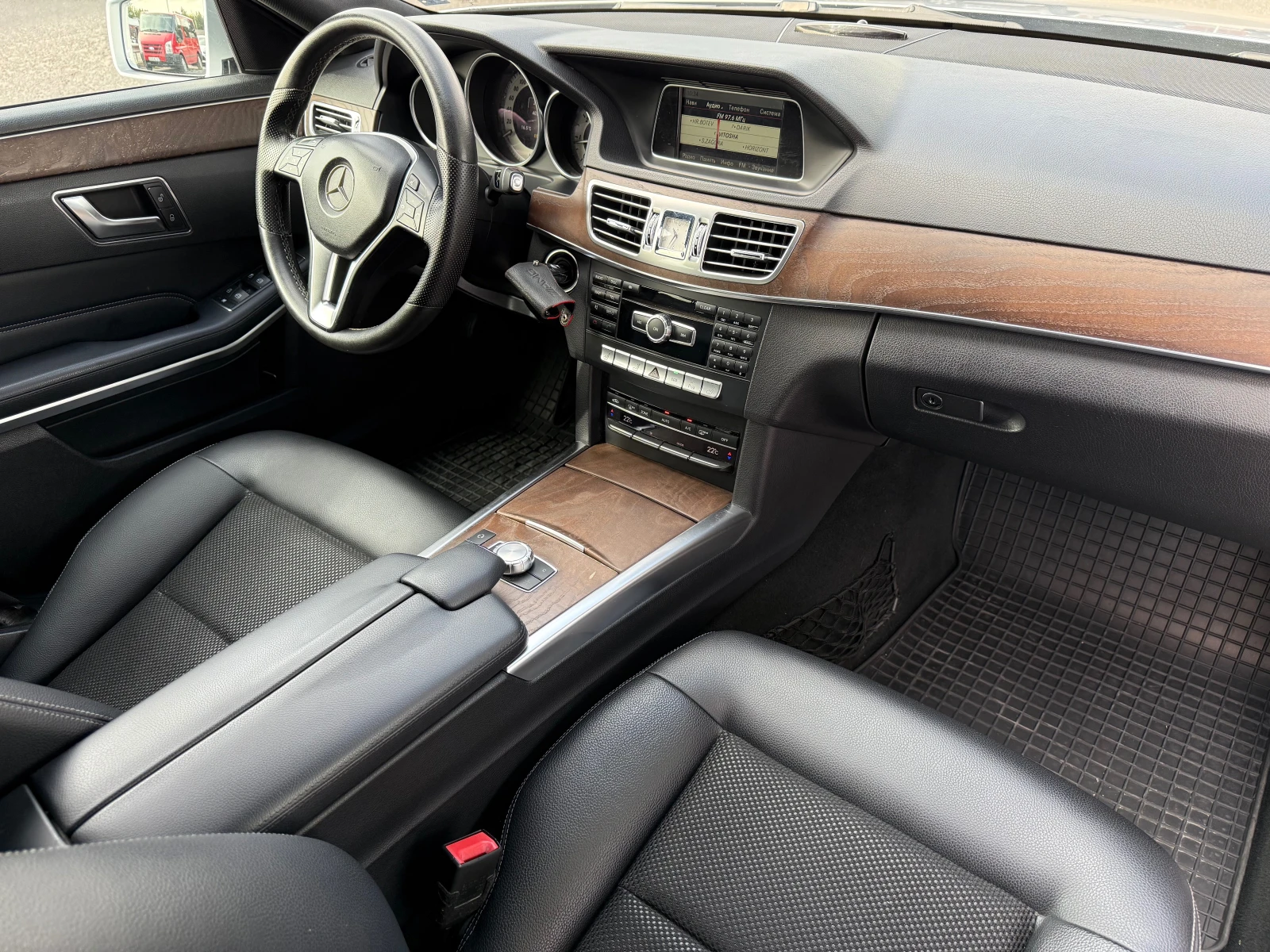 Mercedes-Benz E 200  Avangarde  ЕВРО 6 - изображение 10